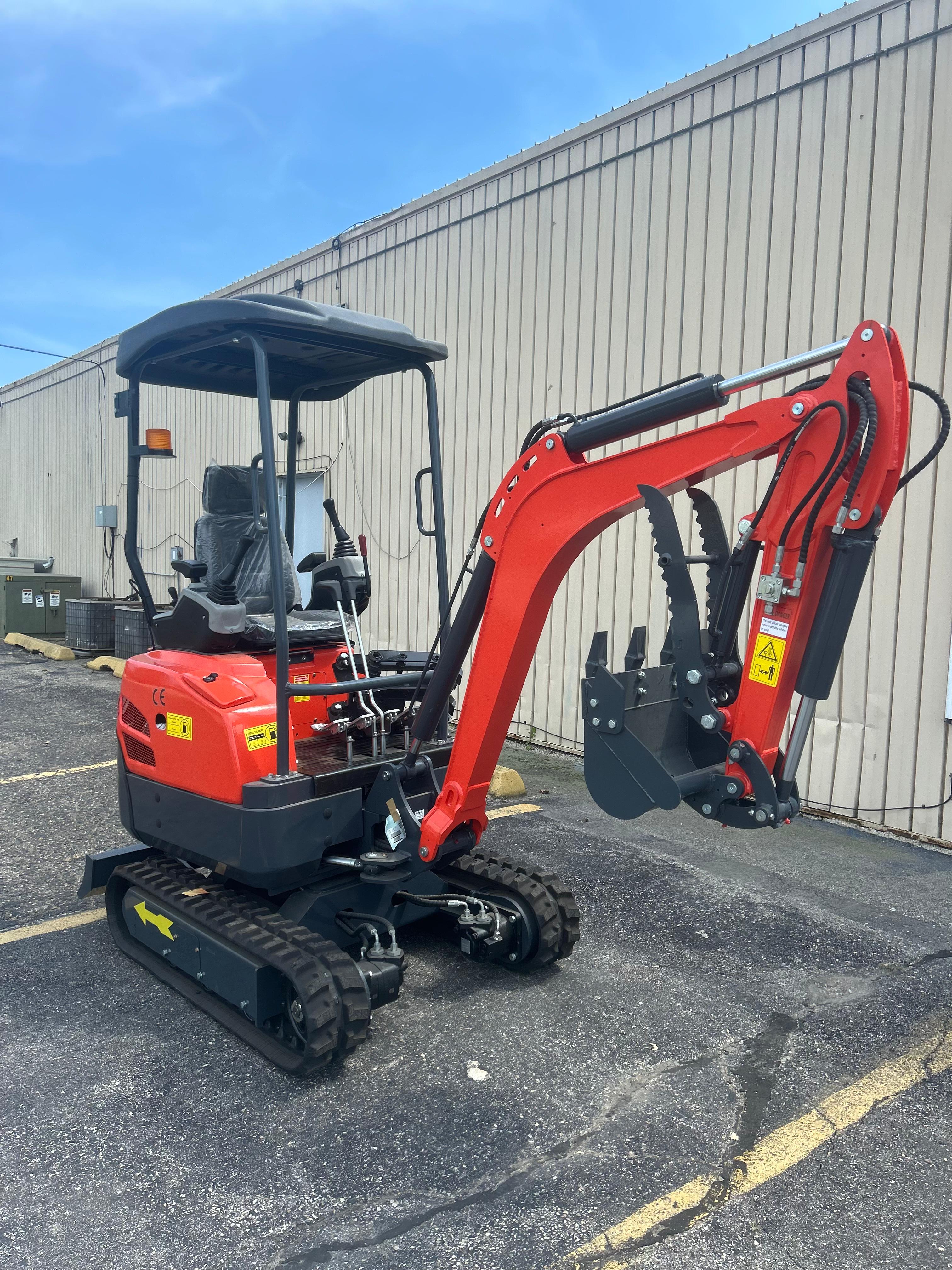 2025 2 Ton New Mini Excavator D902 Swing Boom + Hyraulic Thumb