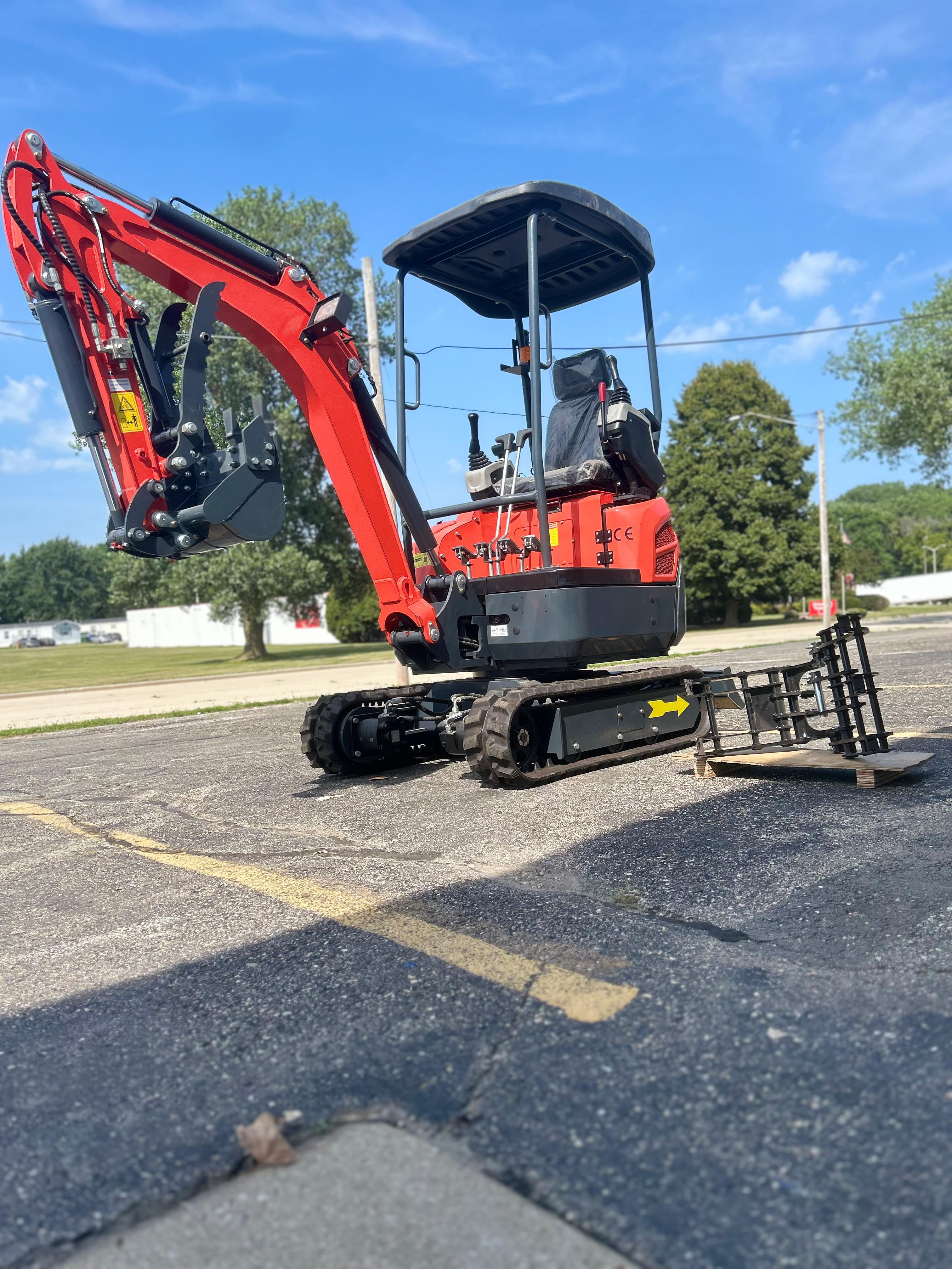 2025 2 Ton New Mini Excavator D902 Swing Boom + Hyraulic Thumb
