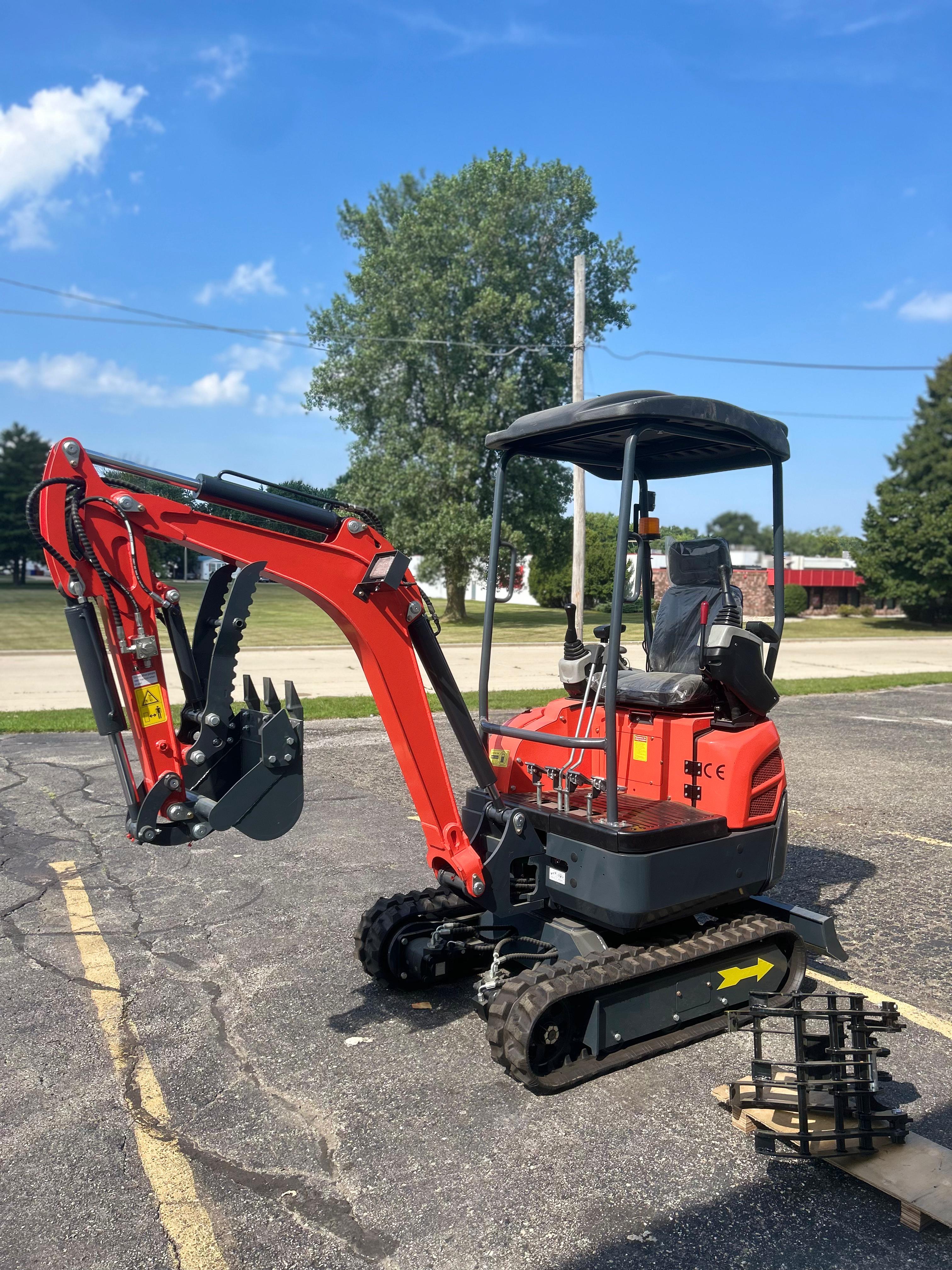 2025 2 Ton New Mini Excavator D902 Swing Boom + Hyraulic Thumb