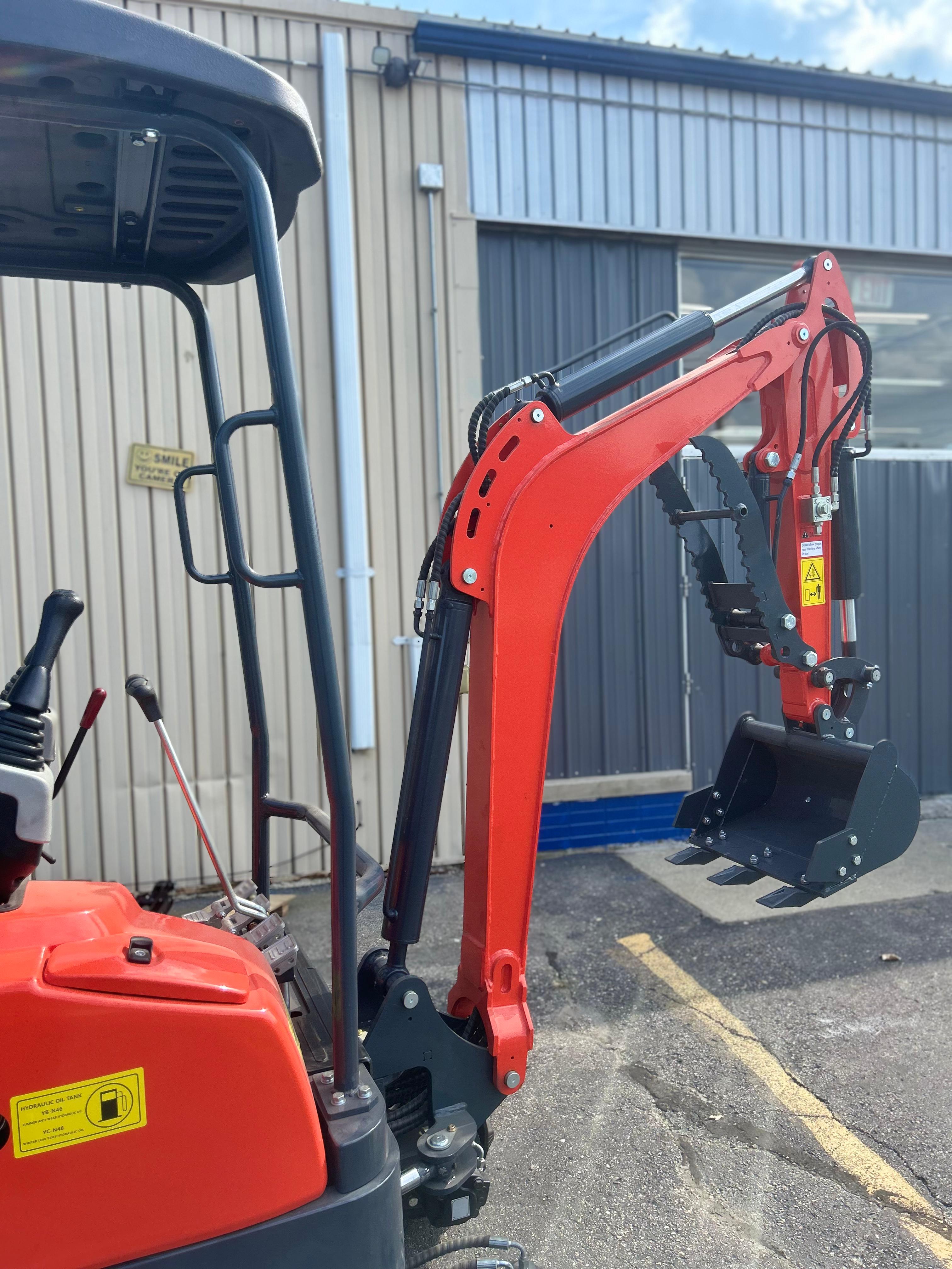 2025 2 Ton New Mini Excavator D902 Swing Boom + Hyraulic Thumb