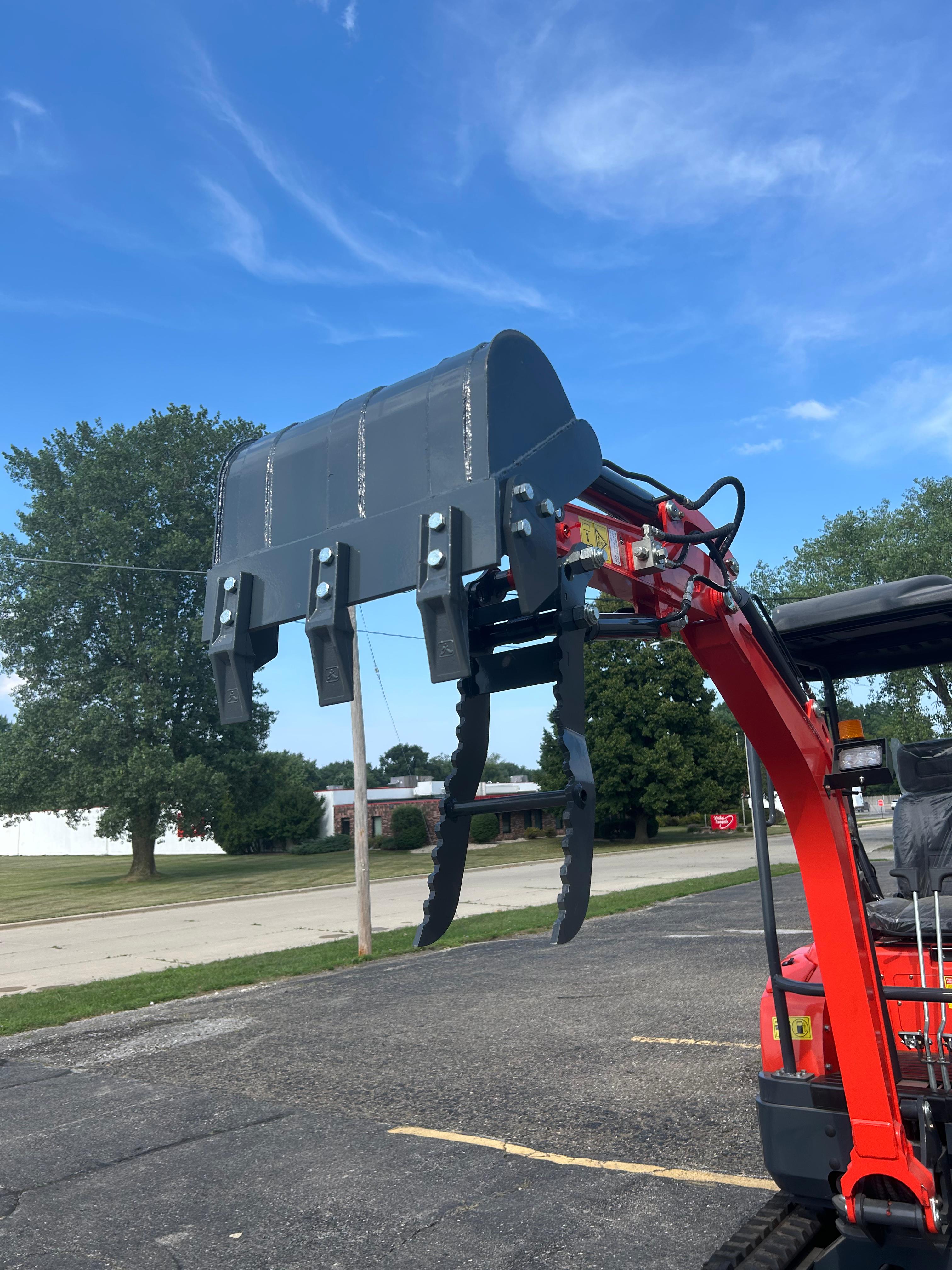 2025 2 Ton New Mini Excavator D902 Swing Boom + Hyraulic Thumb