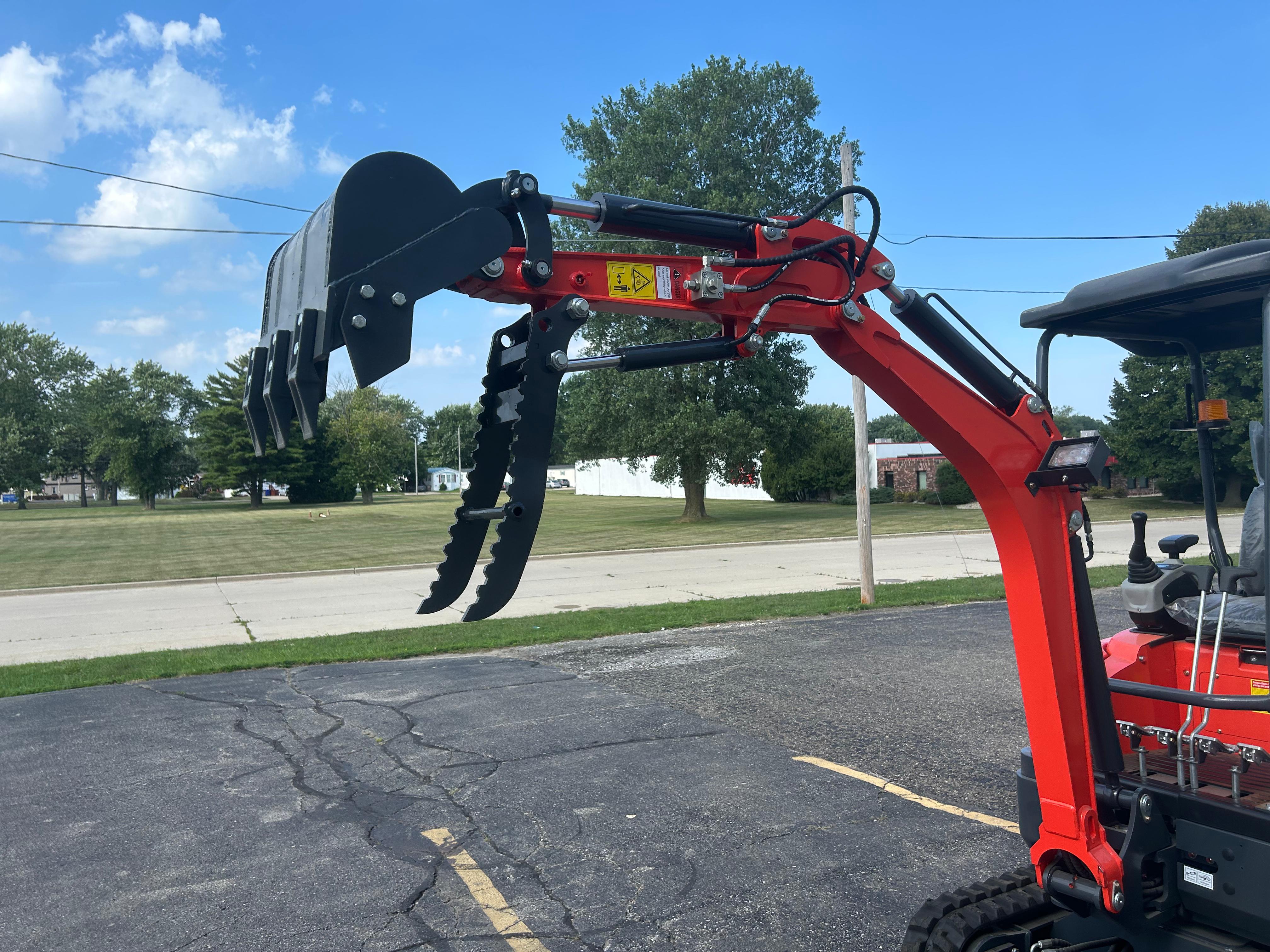 2025 2 Ton New Mini Excavator D902 Swing Boom + Hyraulic Thumb