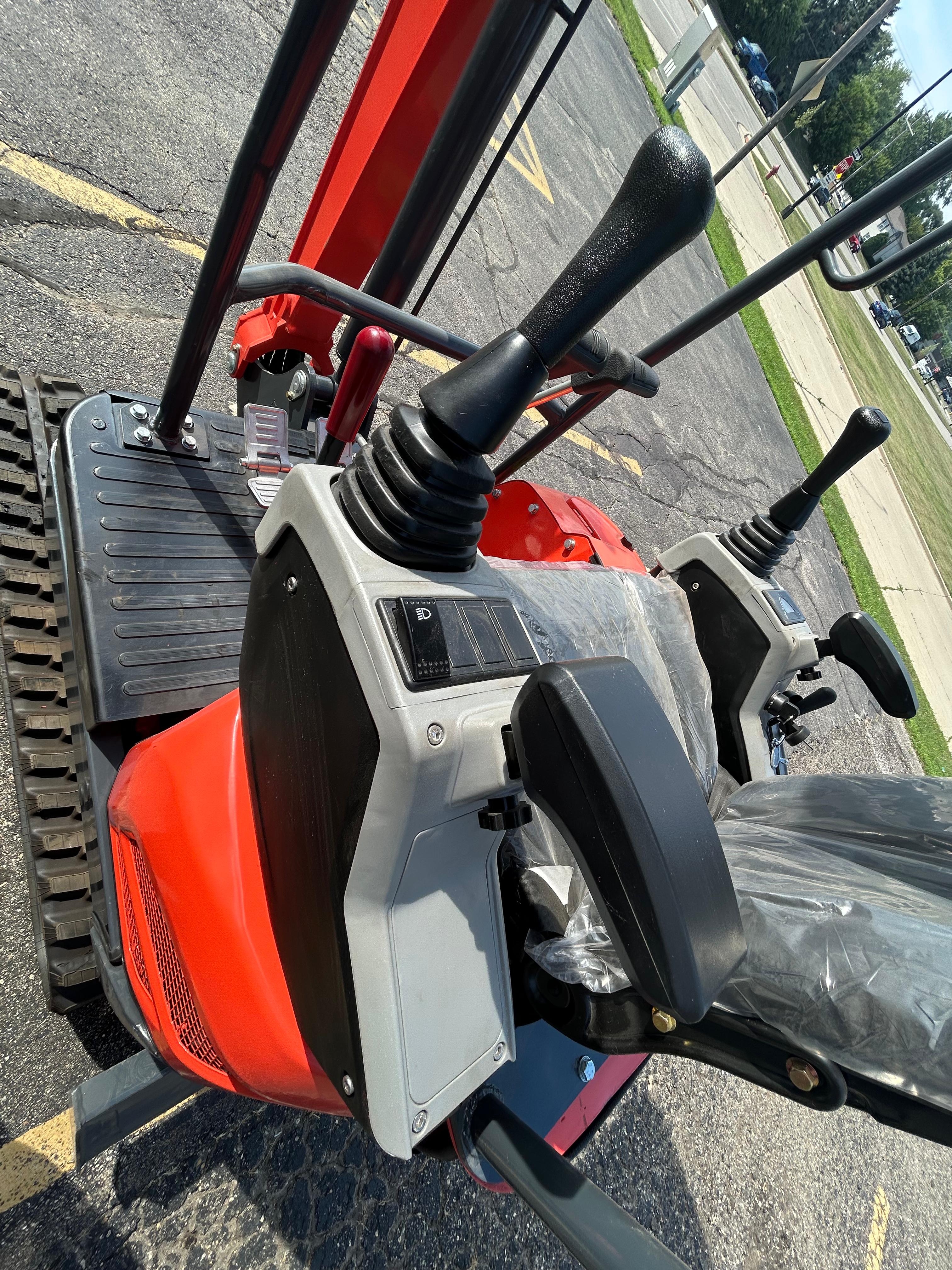 2025 2 Ton New Mini Excavator D902 Swing Boom + Hyraulic Thumb