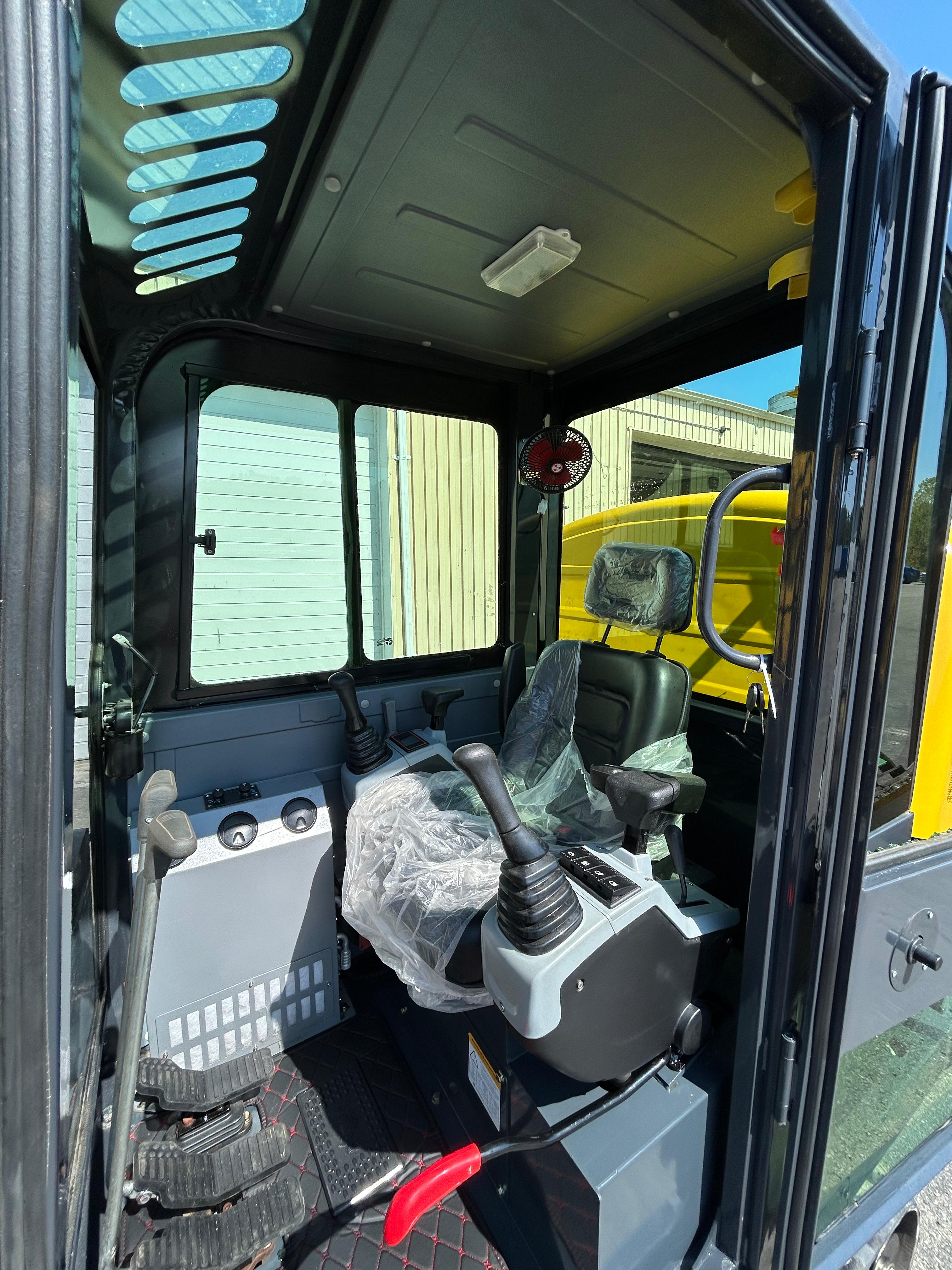 FREE SHIPPNG 2024 Used Excavator, EPA CERTFD Kubota V1505 Engine 3.5 TON