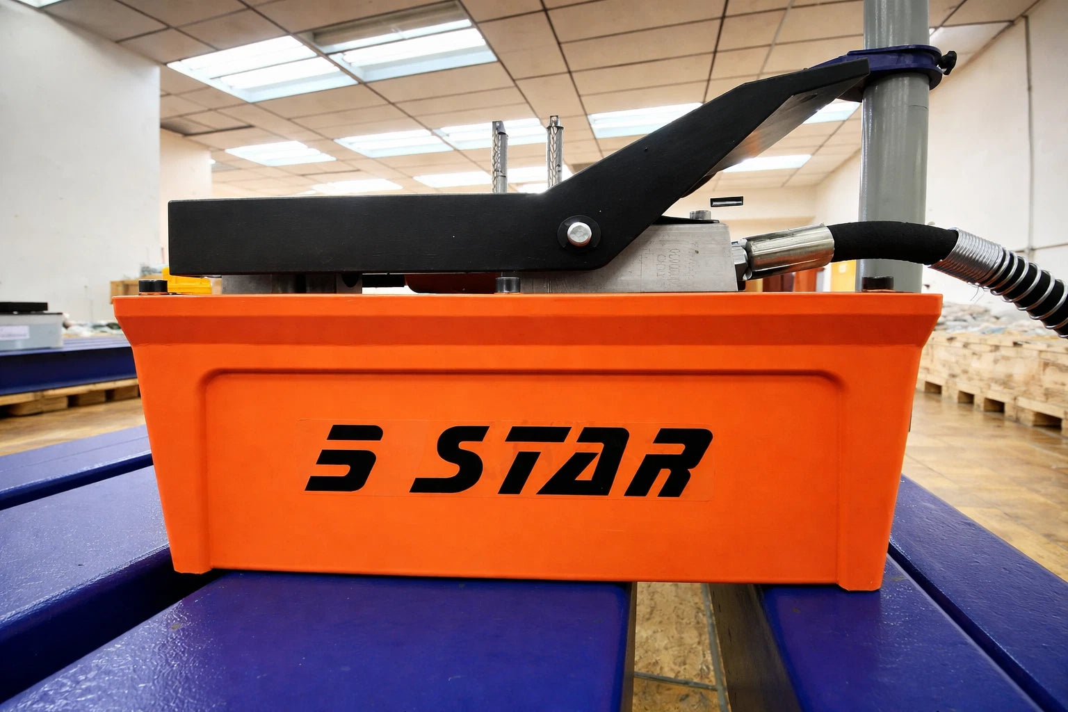 5 STAR AIR FOOT PEDAL HYDRAULIC PUMP FRAME MACHINES SHOP PRESS HOSE COUPLER