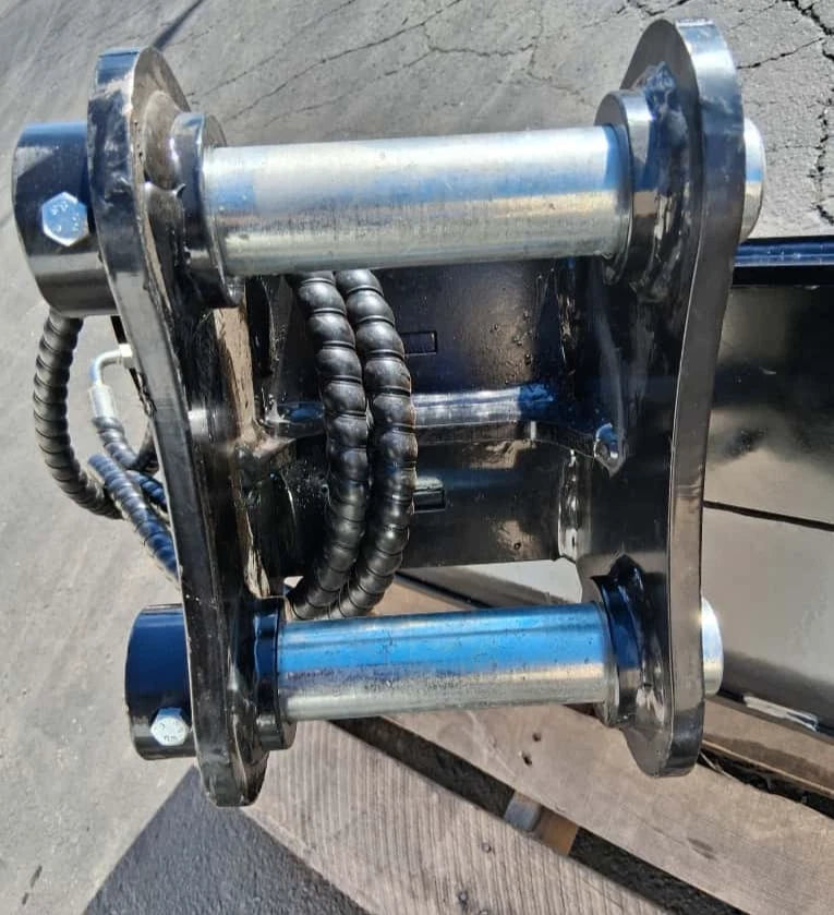 40" Hydraulic Tilt Bucket for 3.5 Ton Excavator – 1.55" Pin RIPPA