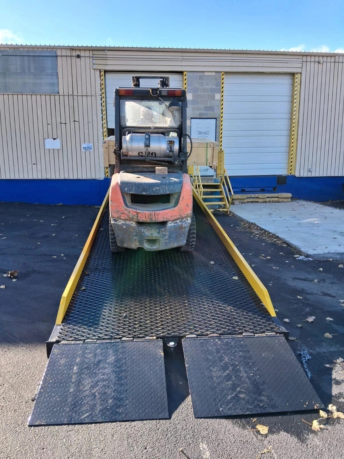 FREE SHIPPING Yard Ramp, Trailer loading Dock, 35 Ft Long 83"W 22000 Lbs Capcity