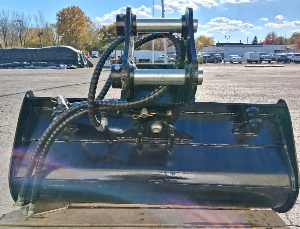 40" Hydraulic Tilt Bucket for 3.5 Ton Excavator – 1.55" Pin RIPPA