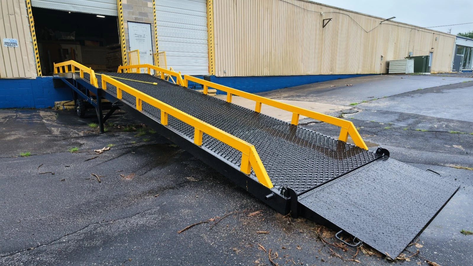 Yard Ramp, Trailer Dock, Forklift Ramp, 35Ft 83"W 22000Lb Cap – Local Pickup.