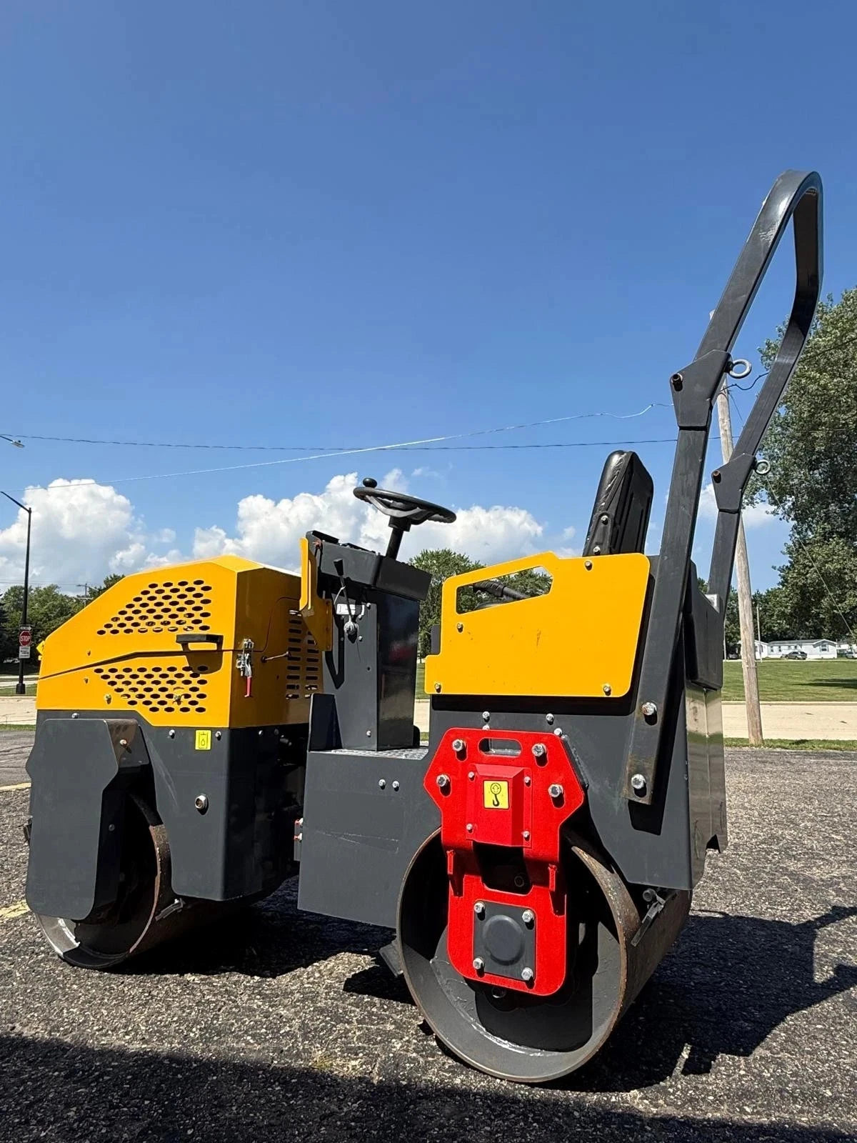 New 1 Ton Asphalt Roller BRIGGS & STRATTON ENGINE - EPA certified Local Pick Up