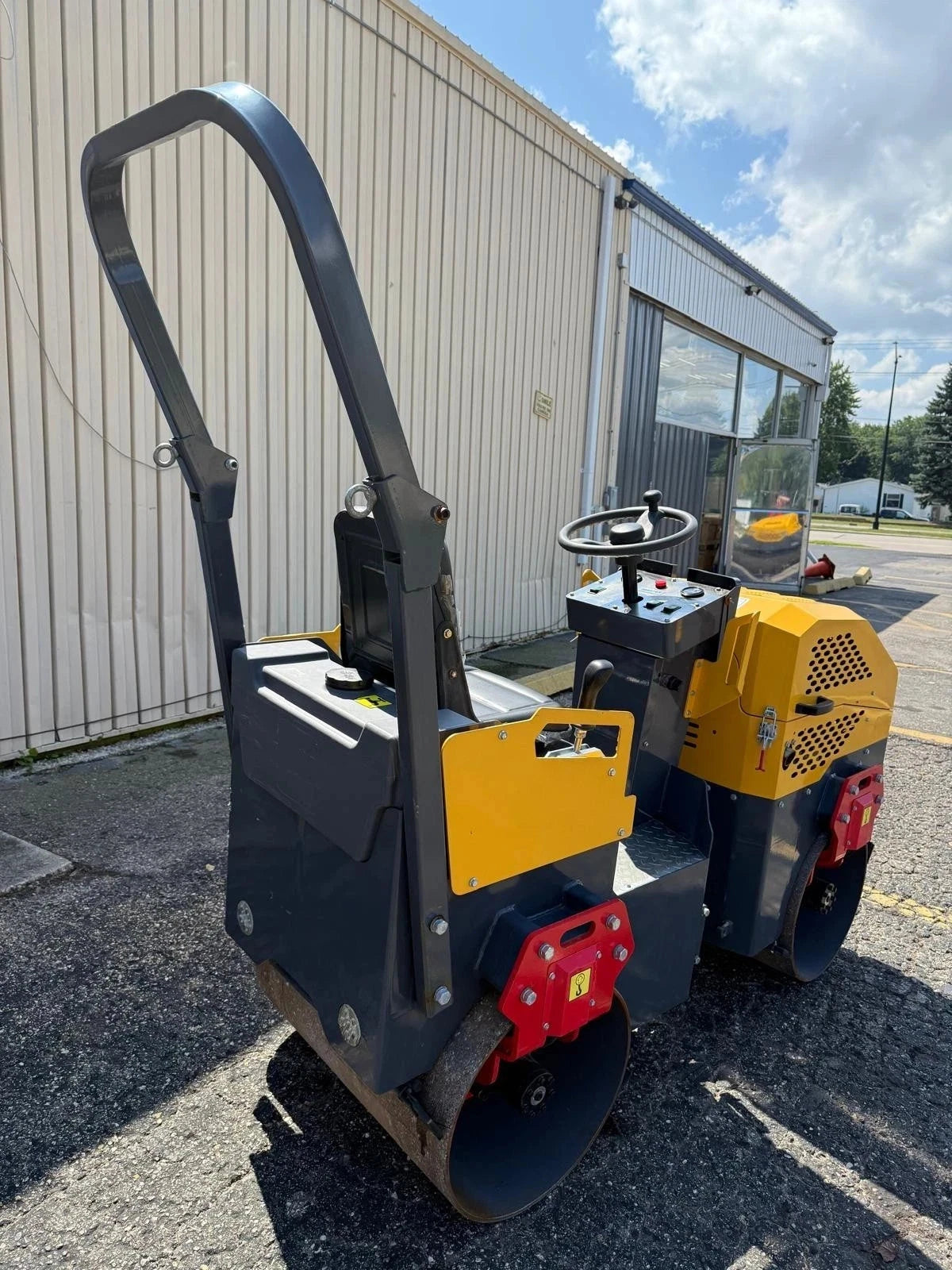New 1 Ton Asphalt Roller BRIGGS & STRATTON ENGINE - EPA certified Local Pick Up