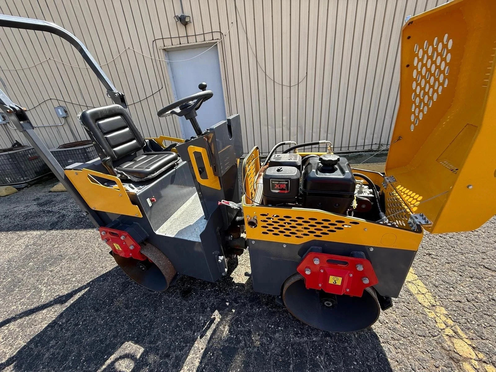 New 1 Ton Asphalt Roller BRIGGS & STRATTON ENGINE - EPA certified Local Pick Up