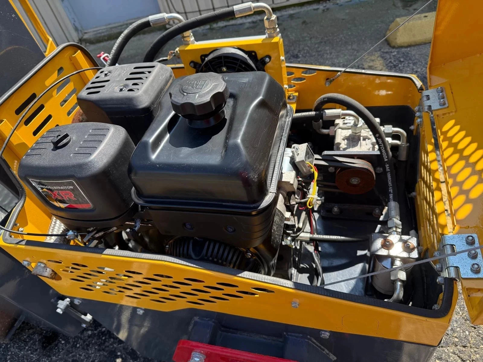 New 1 Ton Asphalt Roller BRIGGS & STRATTON ENGINE - EPA certified Local Pick Up
