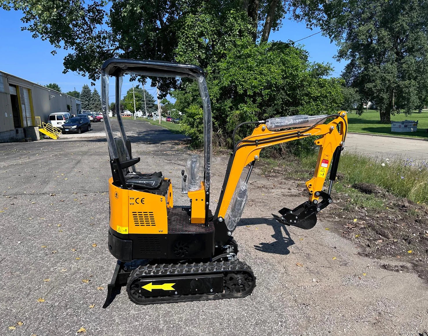 New Mini Excavator, 1 Ton EPA Certified USA Gas Briggs & Stratton Engine