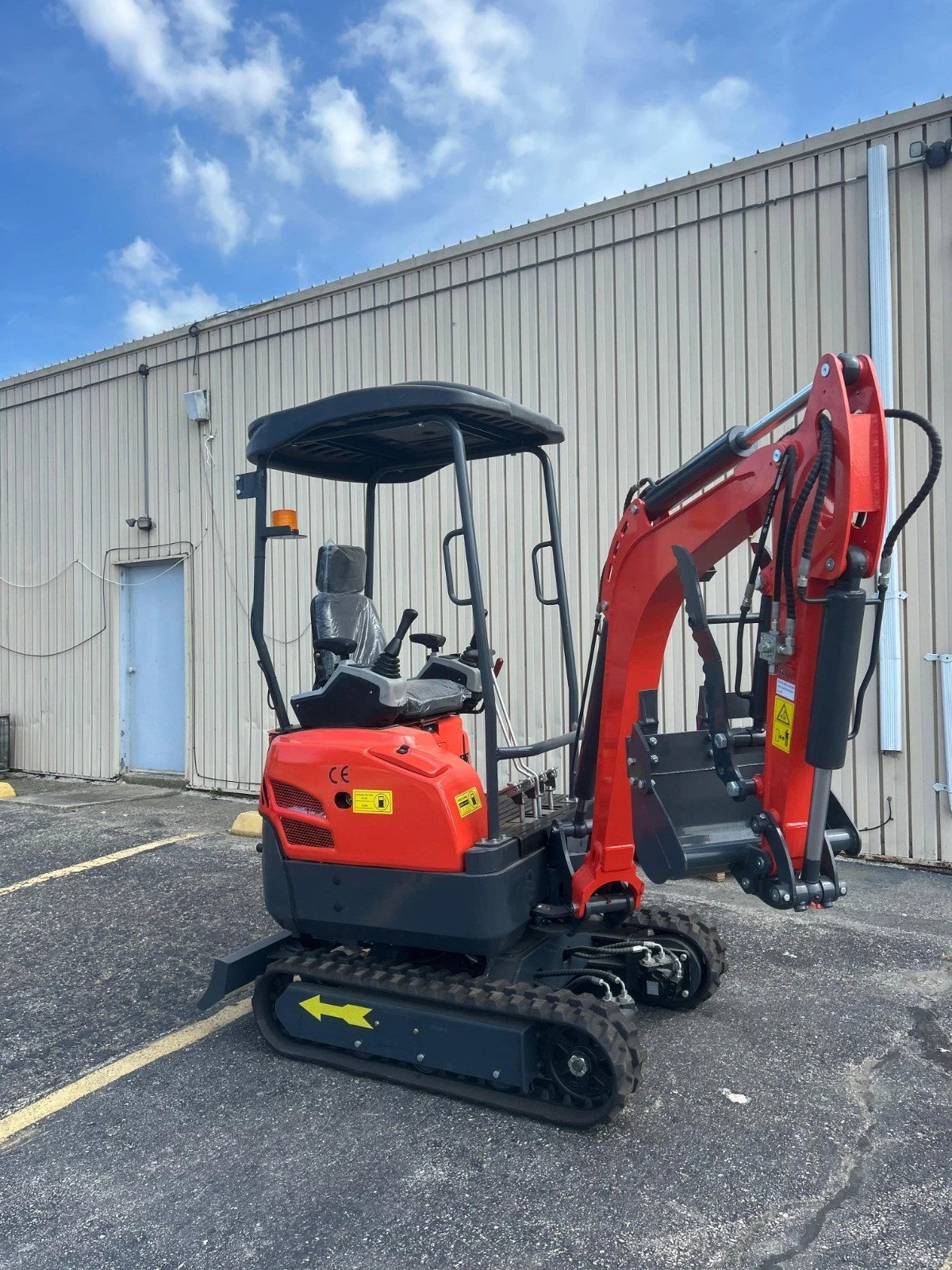 2025 2 Ton New Mini Excavator D902 Swing Boom + Hyraulic Thumb